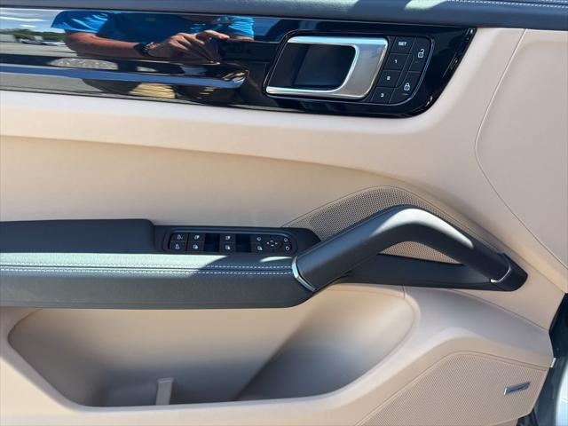 2023 Porsche Cayenne Base
