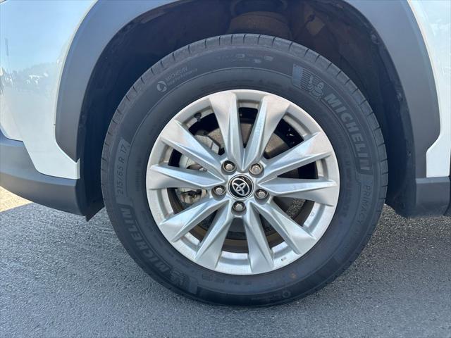 2024 Toyota Corolla Cross LE