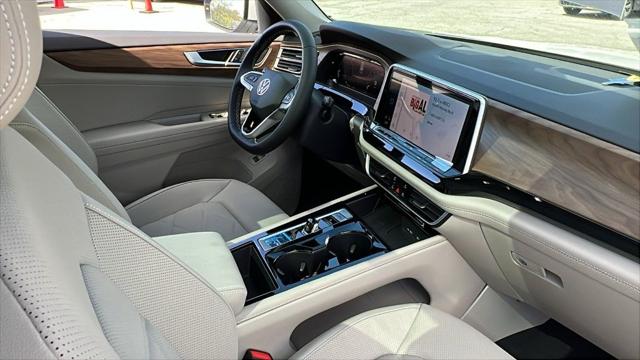 2026 Volkswagen Atlas SE with Technology