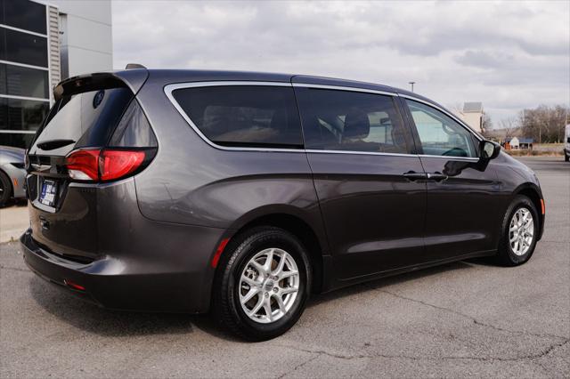 2023 Chrysler Voyager LX