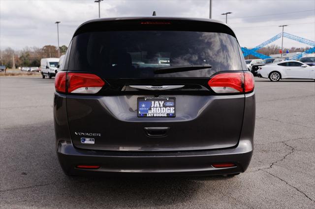 2023 Chrysler Voyager LX