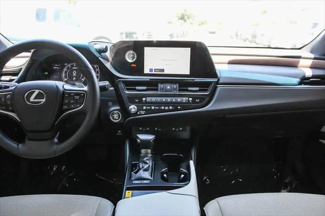 2025 Lexus ES 300h ES 300h