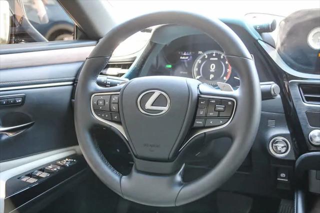 2025 Lexus ES 300h ES 300h