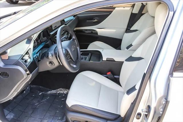 2025 Lexus ES 300h ES 300h