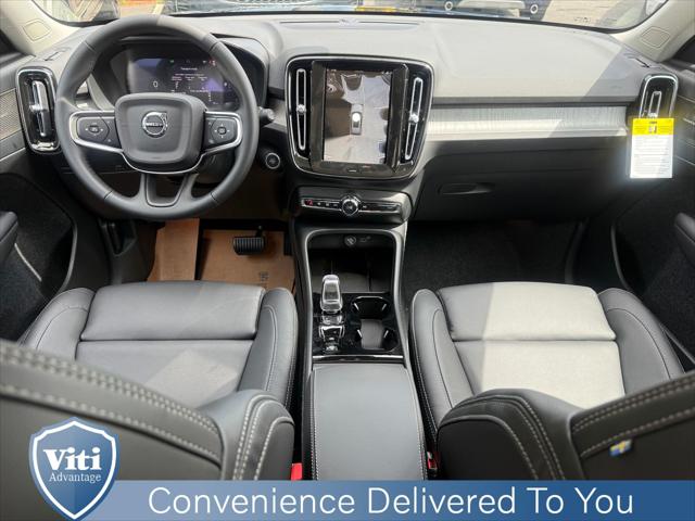 2026 Volvo XC40 Plus, B5 AWD Gas (mild hybrid), Dark