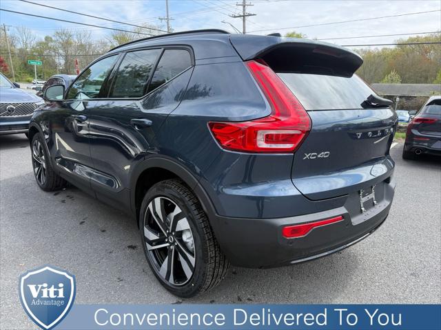 2026 Volvo XC40 Plus, B5 AWD Gas (mild hybrid), Dark
