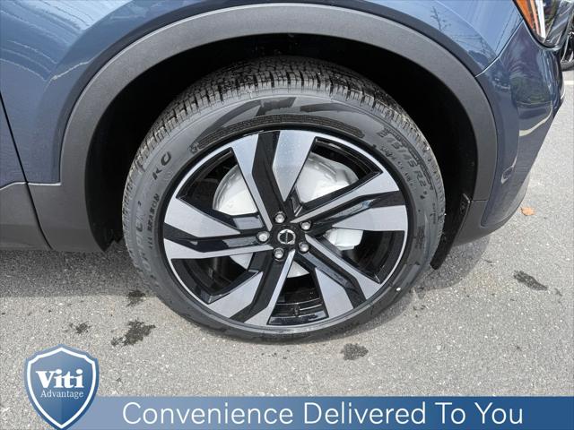2026 Volvo XC40 Plus, B5 AWD Gas (mild hybrid), Dark