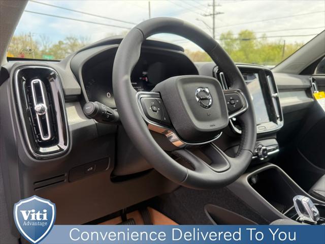 2026 Volvo XC40 Plus, B5 AWD Gas (mild hybrid), Dark