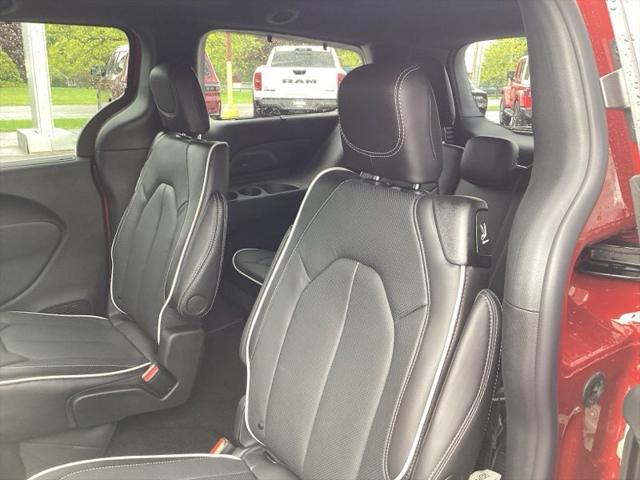 2027 Chrysler Pacifica Limited