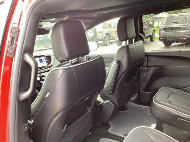 2027 Chrysler Pacifica Limited
