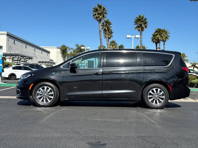 2023 Chrysler Pacifica Hybrid Touring L