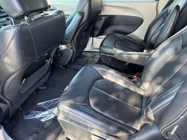 2023 Chrysler Pacifica Hybrid Touring L