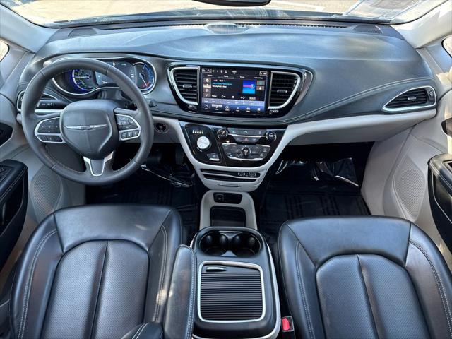 2023 Chrysler Pacifica Hybrid Touring L