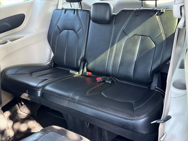 2023 Chrysler Pacifica Hybrid Touring L