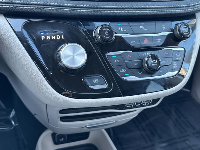2023 Chrysler Pacifica Hybrid Touring L