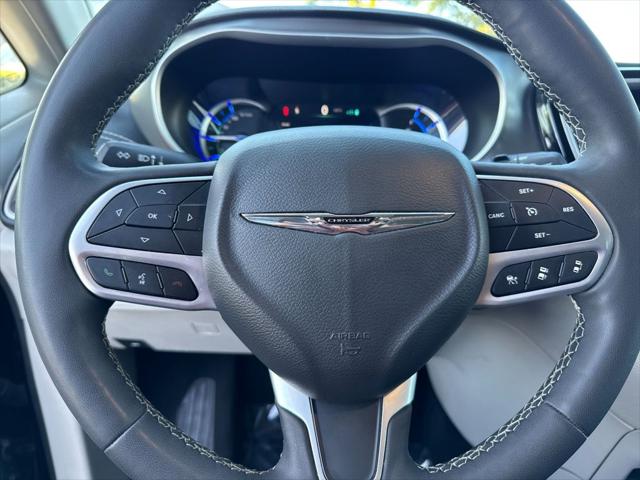2023 Chrysler Pacifica Hybrid Touring L