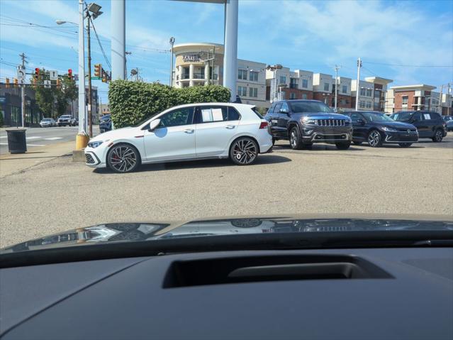 2026 Volkswagen Golf GTI Autobahn