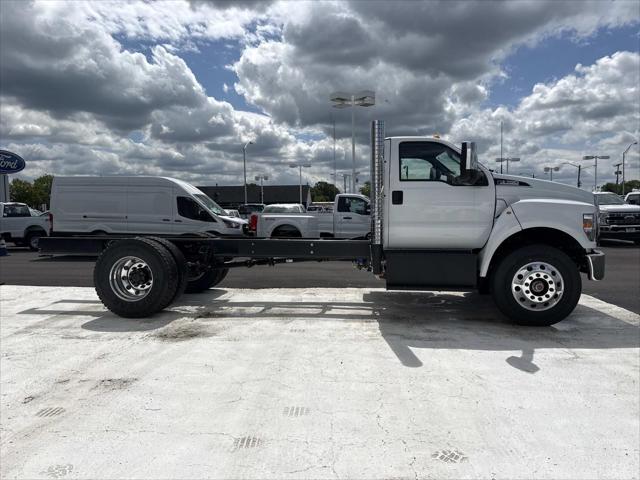 2027 Ford F-750 Base