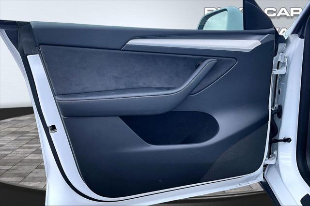 2022 Tesla Model Y Long Range Dual Motor All-Wheel Drive