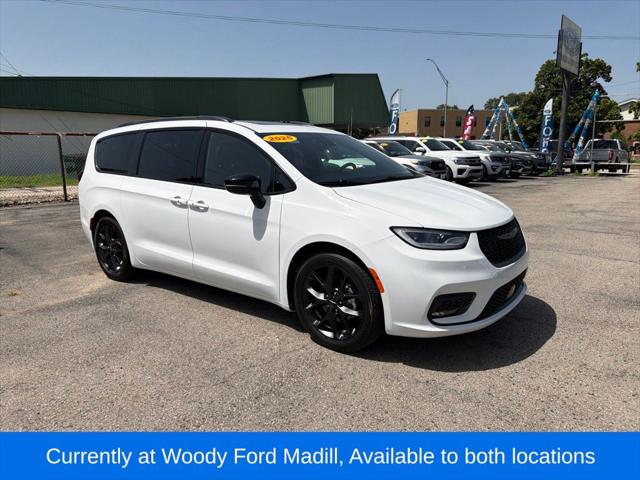 2025 Chrysler Pacifica Limited for sale in Madill, OK