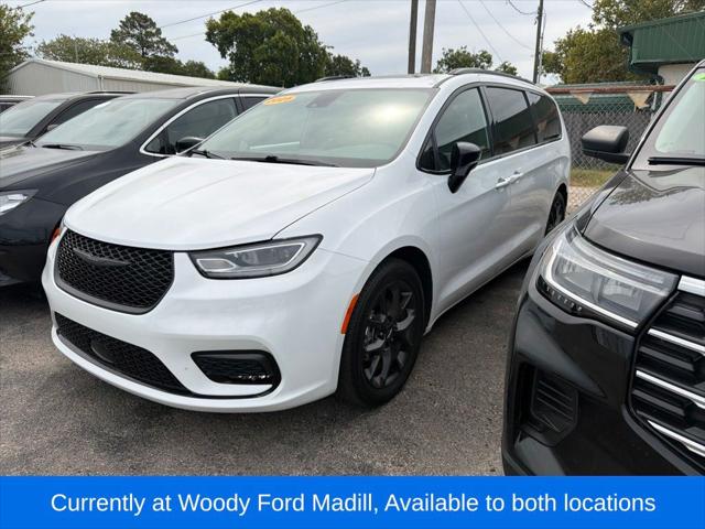 2025 Chrysler Pacifica Limited for sale in Madill, OK