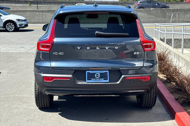 2026 Volvo XC40 Core, B5 AWD Gas (mild hybrid), Dark
