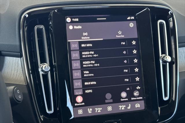 2026 Volvo XC40 Core, B5 AWD Gas (mild hybrid), Dark