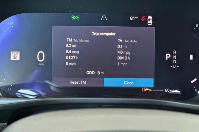 2026 Volvo XC40 Core, B5 AWD Gas (mild hybrid), Dark
