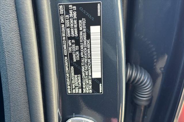 2026 Volvo XC40 Core, B5 AWD Gas (mild hybrid), Dark