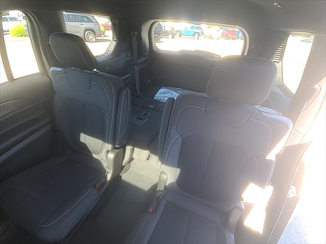 2026 Jeep Grand Cherokee L Altitude 4x4