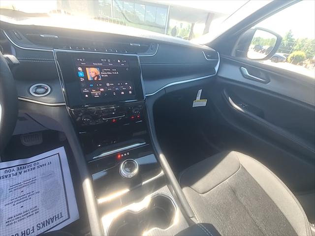 2026 Jeep Grand Cherokee L Altitude 4x4