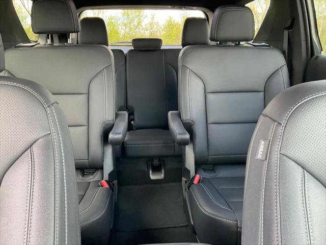 2025 Chevrolet Traverse AWD LT