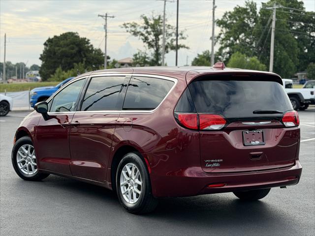 2020 Chrysler Voyager LX