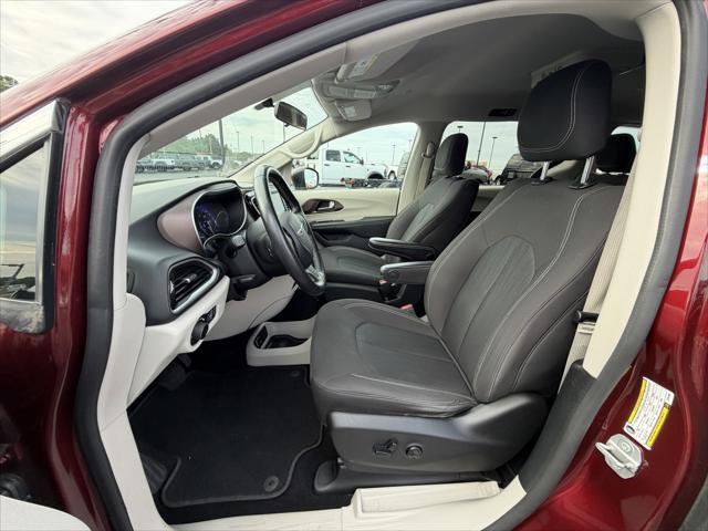 2020 Chrysler Voyager LX