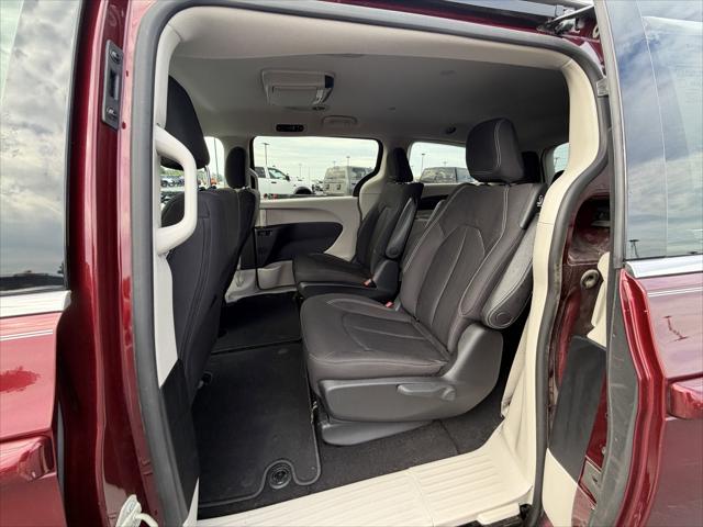 2020 Chrysler Voyager LX