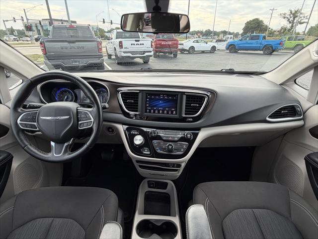 2020 Chrysler Voyager LX