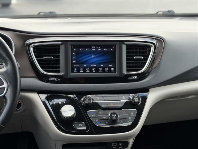 2020 Chrysler Voyager LX