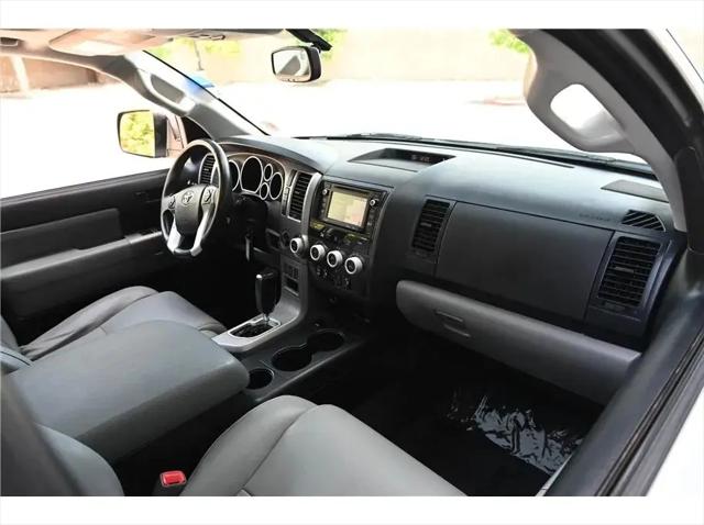 2016 Toyota Sequoia SR5 5.7L V8