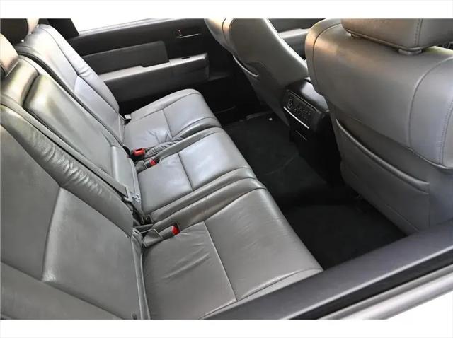 2016 Toyota Sequoia SR5 5.7L V8