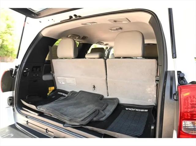 2016 Toyota Sequoia SR5 5.7L V8