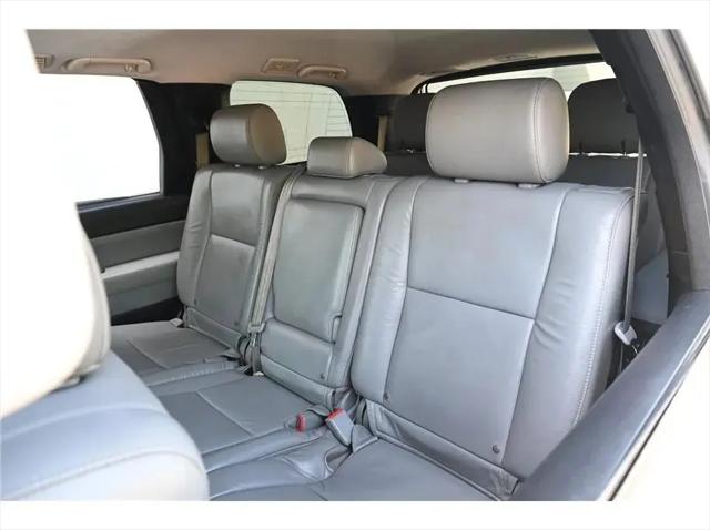 2016 Toyota Sequoia SR5 5.7L V8