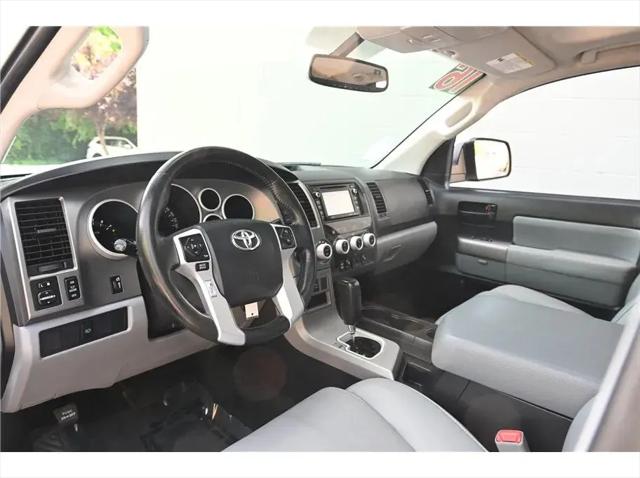 2016 Toyota Sequoia SR5 5.7L V8