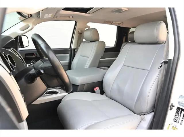 2016 Toyota Sequoia SR5 5.7L V8