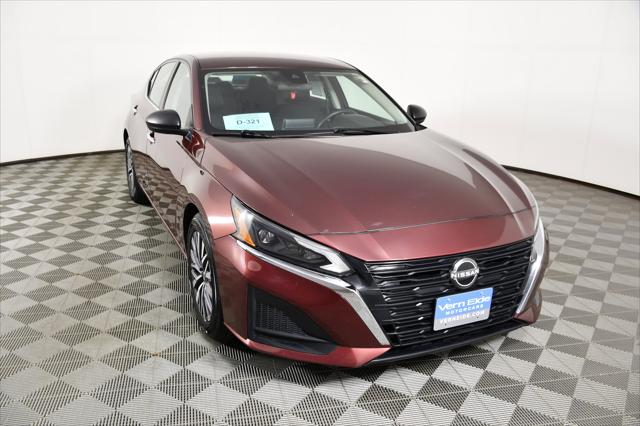 2024 Nissan Altima SV FWD