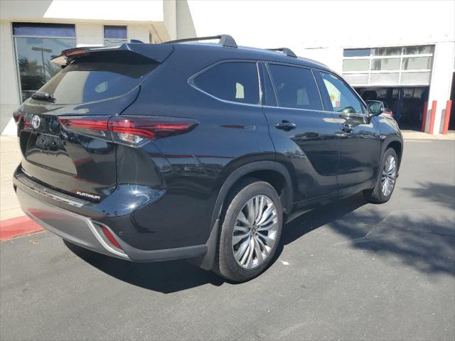 2024 Toyota Highlander Platinum