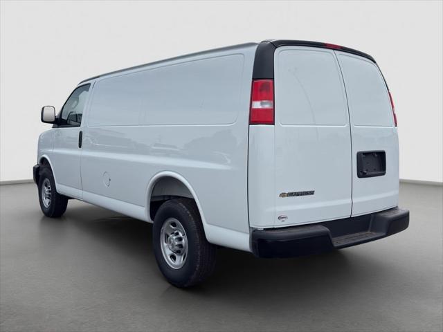 2026 Chevrolet Express Cargo Van 2500 Regular Wheelbase, WT, RWD