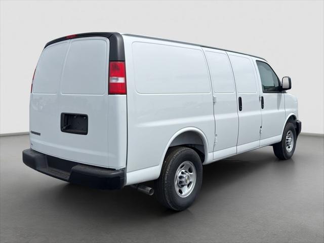 2026 Chevrolet Express Cargo Van 2500 Regular Wheelbase, WT, RWD