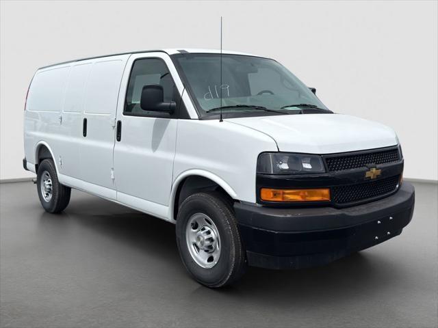 2026 Chevrolet Express Cargo Van 2500 Regular Wheelbase, WT, RWD