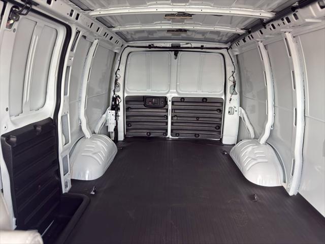 2026 Chevrolet Express Cargo Van 2500 Regular Wheelbase, WT, RWD