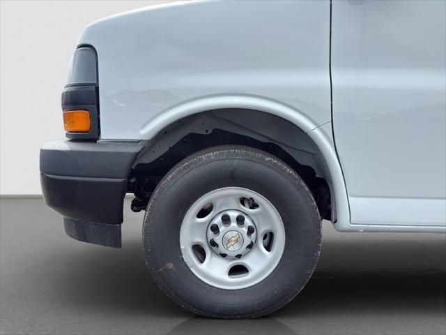 2026 Chevrolet Express Cargo Van 2500 Regular Wheelbase, WT, RWD